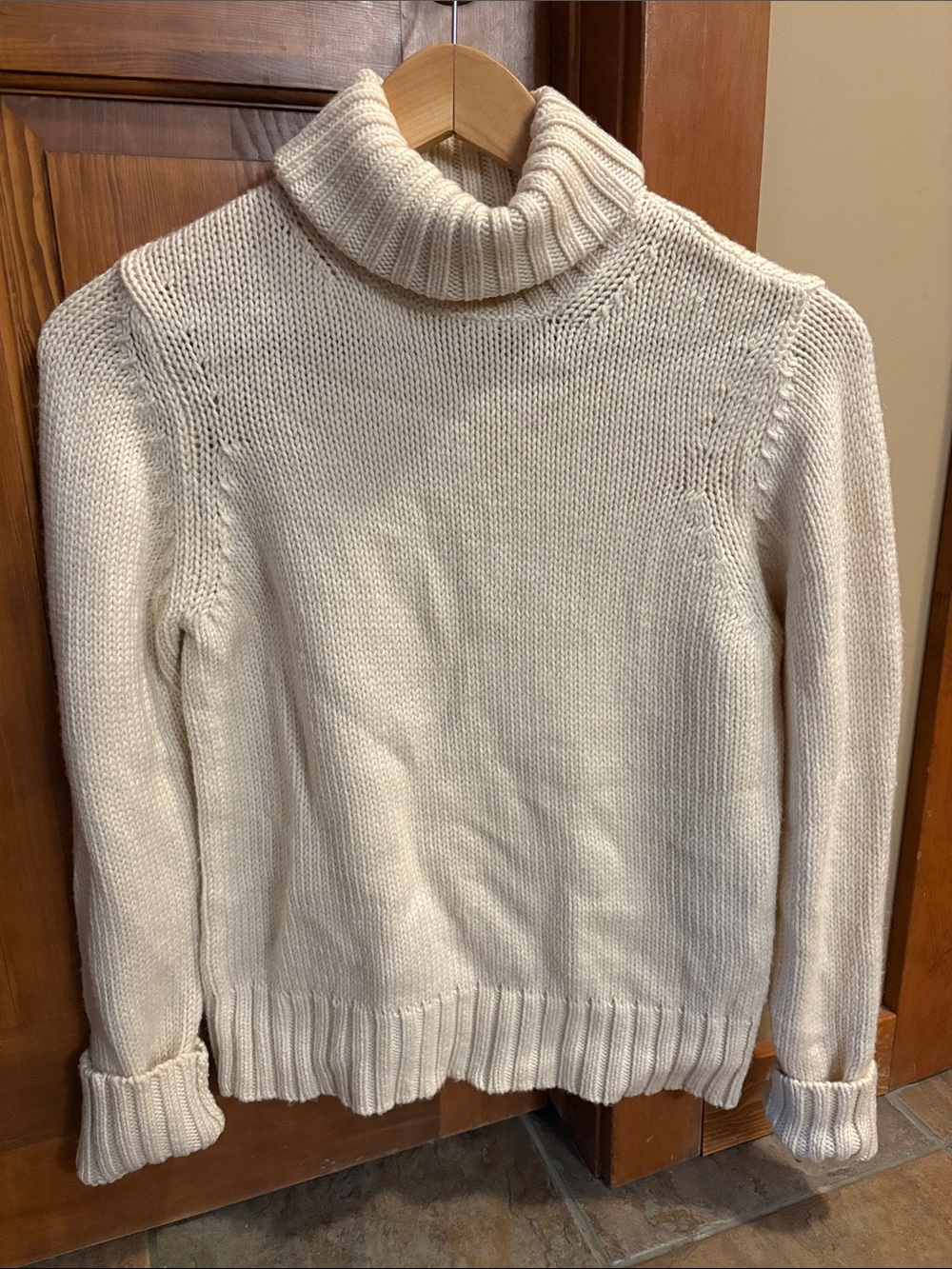 Club Monaco Cream 100% Wool Turtleneck Sweater